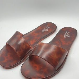 Woman’s Sandals